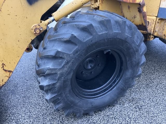 MINI WHEEL LOADER — Auction (lot 8460-190)