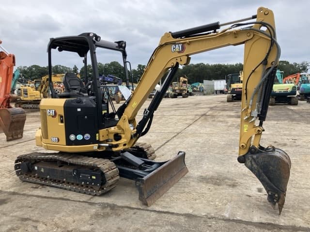 MINI EXCAVATOR — Auction (lot 8460-193)