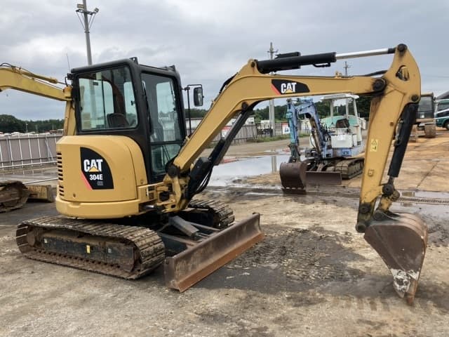 MINI EXCAVATOR — Auction (lot 8460-197)