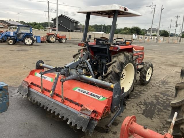 Tractor — Auction (lot 8460-2006)