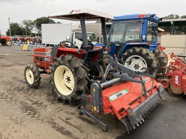 Tractor — Auction (lot 8460-2006)