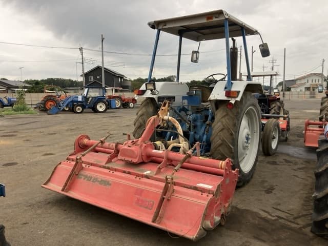 Tractor — Auction (lot 8460-2011)