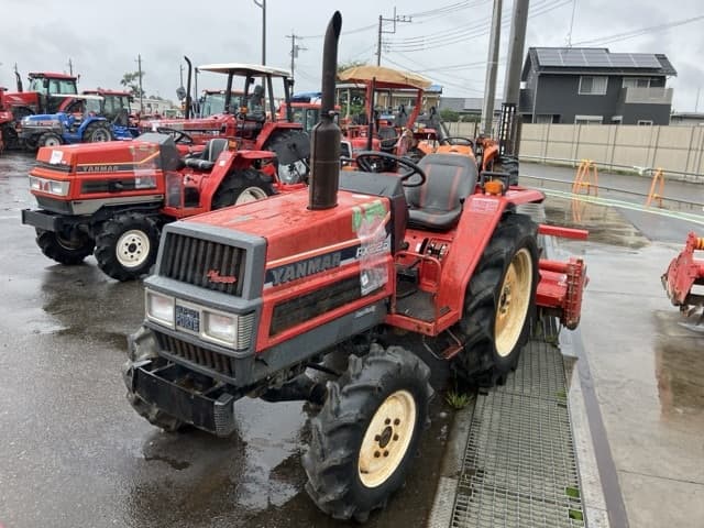 Tractor — Auction (lot 8460-2016)
