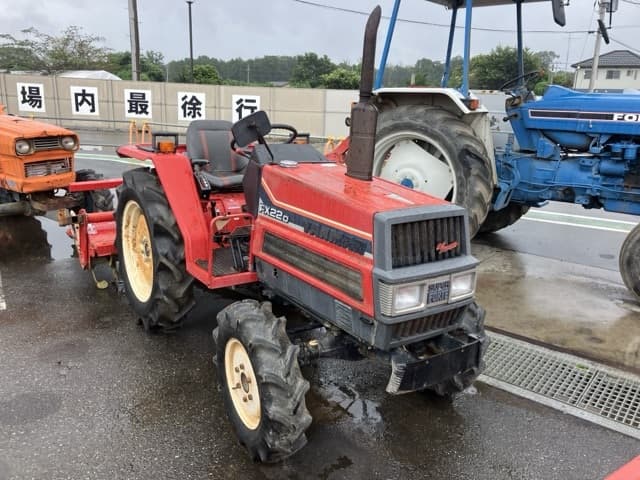Tractor — Auction (lot 8460-2016)