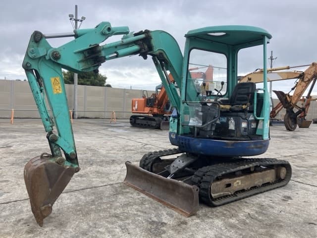 MINI EXCAVATOR — Auction (lot 8460-202)