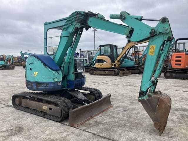 MINI EXCAVATOR — Auction (lot 8460-202)