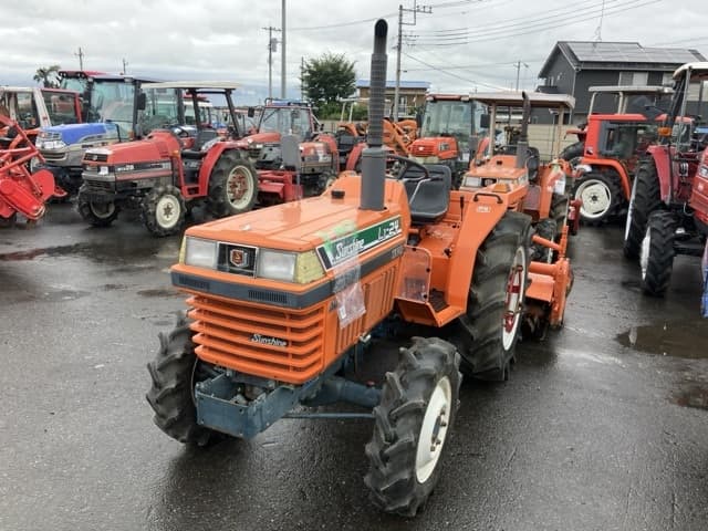 Tractor — Auction (lot 8460-2021)