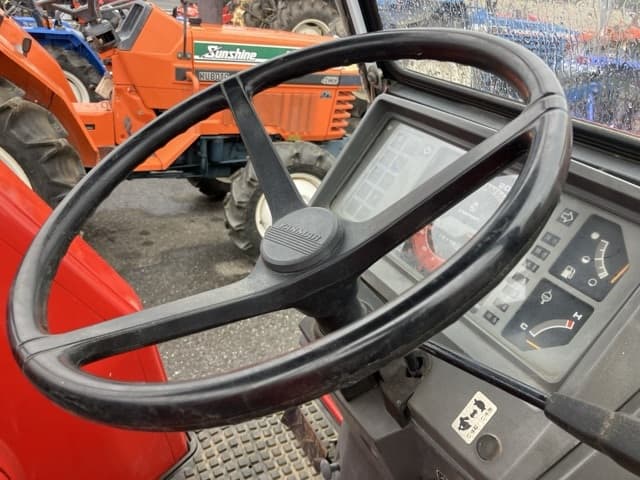 Tractor — Auction (lot 8460-2022)