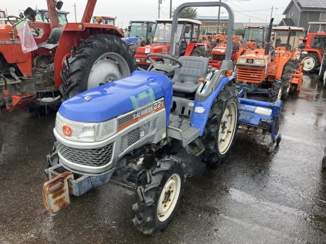 Tractor — Auction (lot 8460-2023)