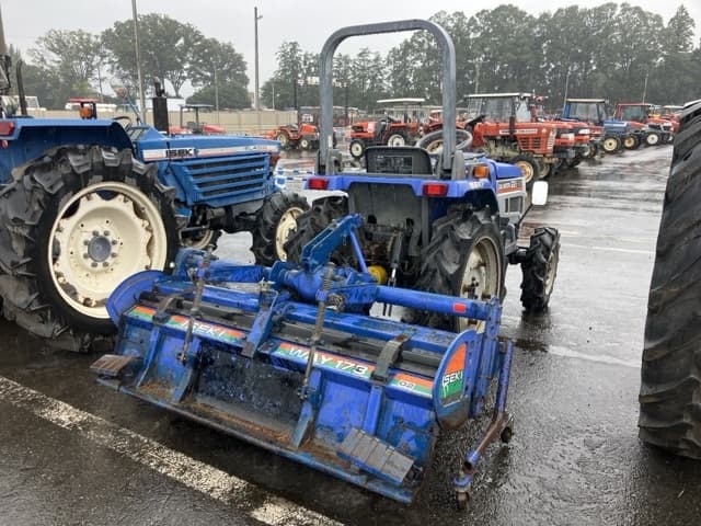 Tractor — Auction (lot 8460-2023)