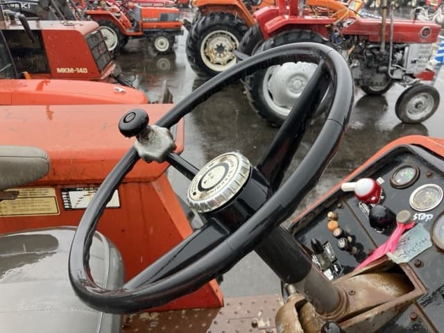 Tractor — Auction (lot 8460-2025)