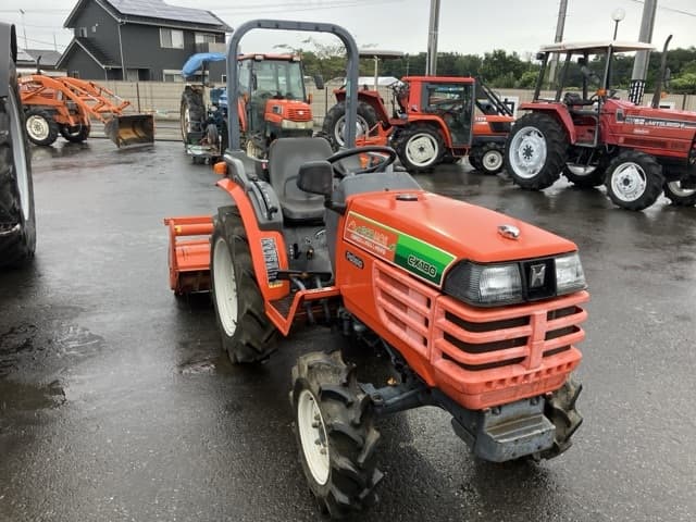 Tractor — Auction (lot 8460-2027)
