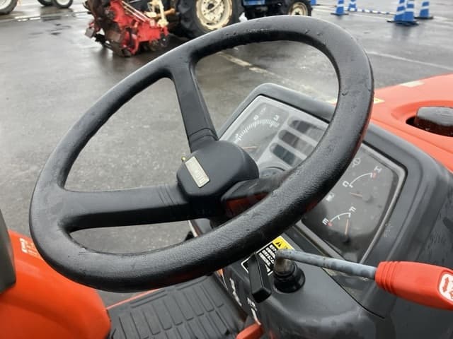 Tractor — Auction (lot 8460-2027)
