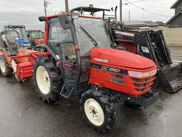 Tractor — Auction (lot 8460-2028)
