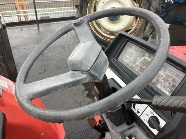 Tractor — Auction (lot 8460-2032)