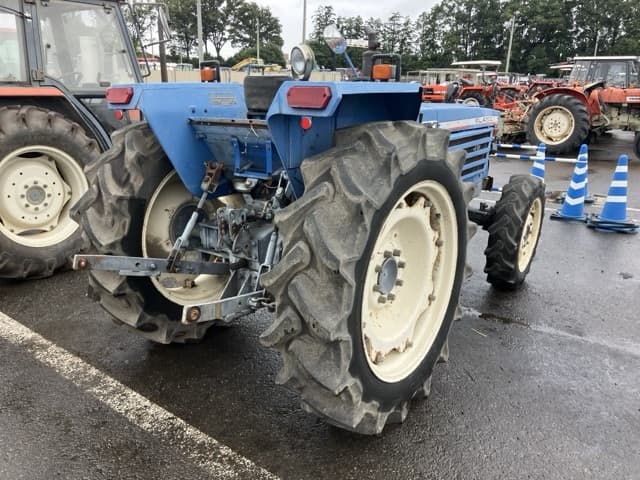 Tractor — Auction (lot 8460-2033)
