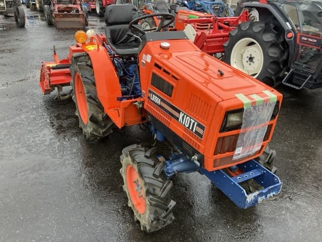Tractor — Auction (lot 8460-2036)