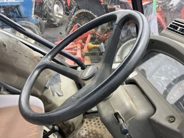 Tractor — Auction (lot 8460-2040)