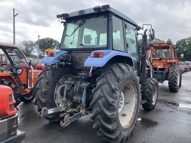 Tractor — Auction (lot 8460-2046)