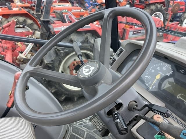 Tractor — Auction (lot 8460-2049)