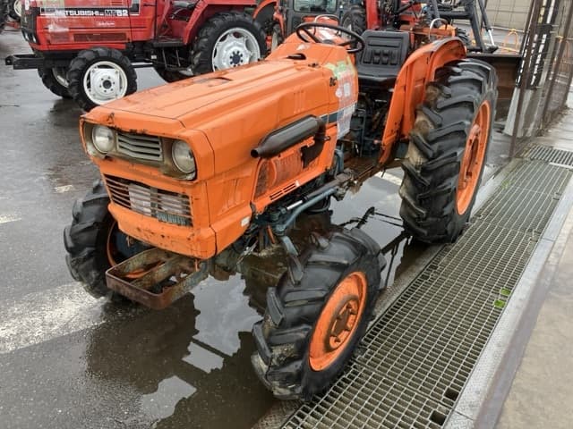Tractor — Auction (lot 8460-2052)