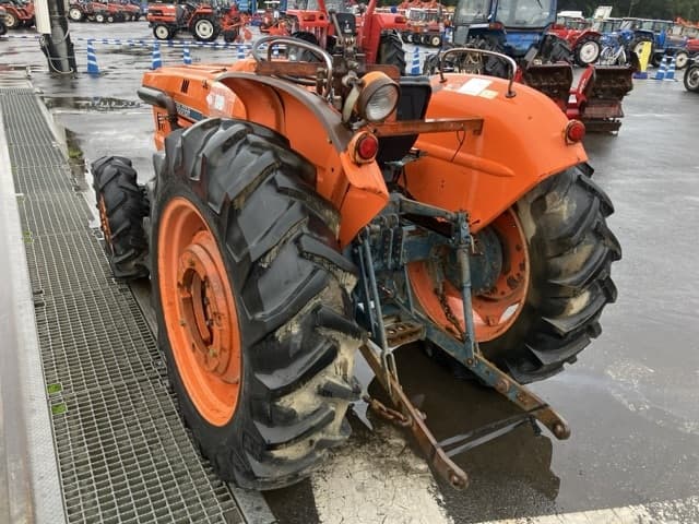 Tractor — Auction (lot 8460-2052)