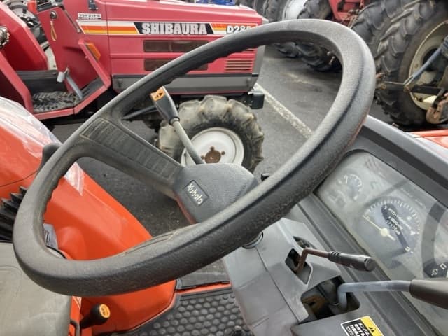 Tractor — Auction (lot 8460-2064)