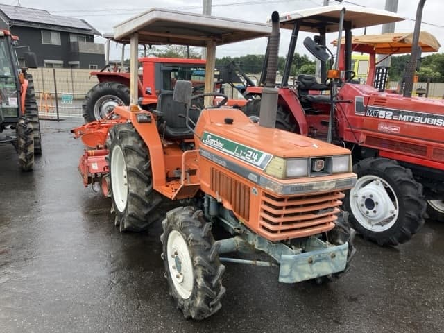 Tractor — Auction (lot 8460-2066)