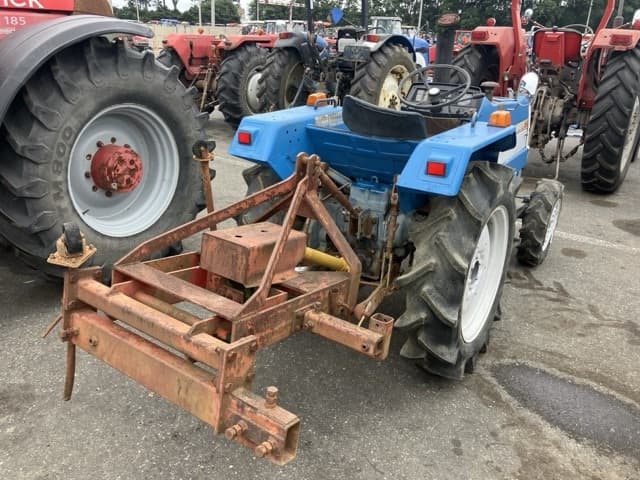 Tractor — Auction (lot 8460-2074)