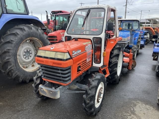 Tractor — Auction (lot 8460-2075)