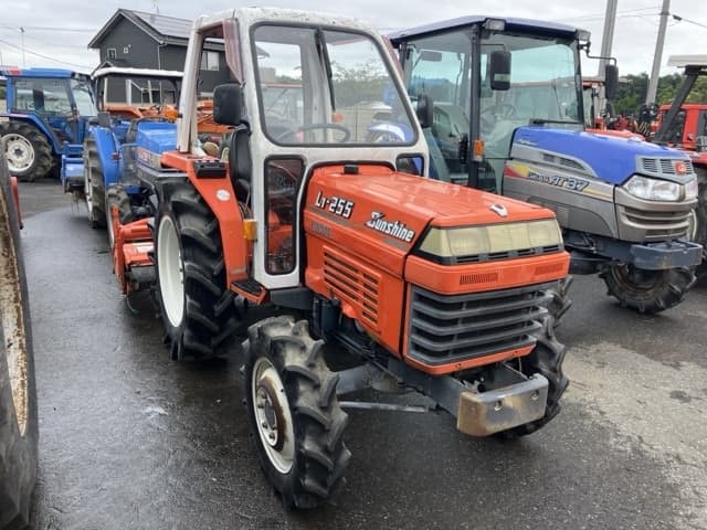 Tractor — Auction (lot 8460-2075)