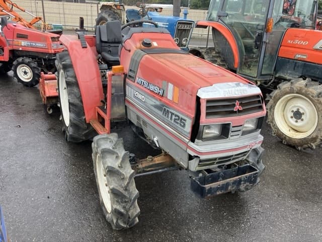Tractor — Auction (lot 8460-2081)