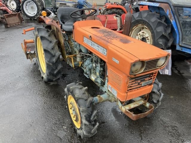 Tractor — Auction (lot 8460-2082)