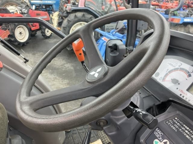 Tractor — Auction (lot 8460-2083)