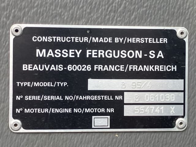 Tractor — Auction (lot 8460-2095)