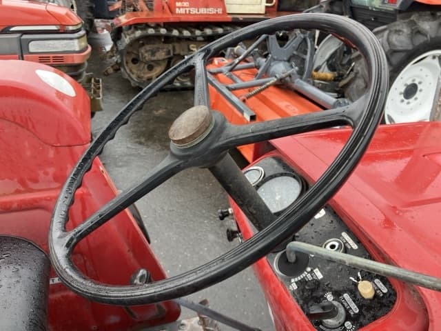 Tractor — Auction (lot 8460-2100)