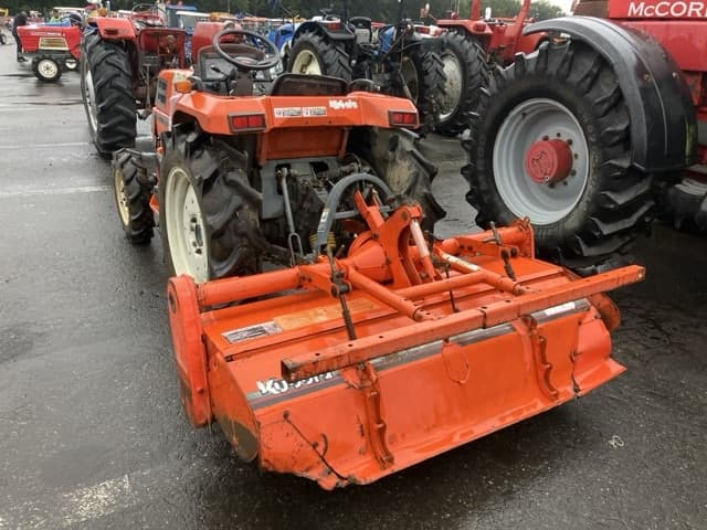 Tractor — Auction (lot 8460-2101)