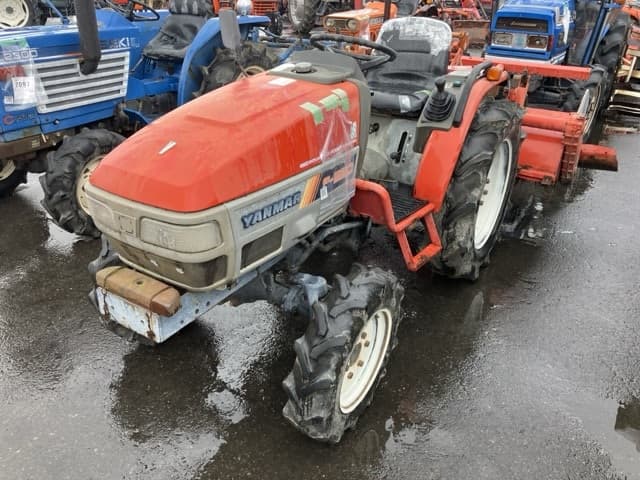 Tractor — Auction (lot 8460-2105)