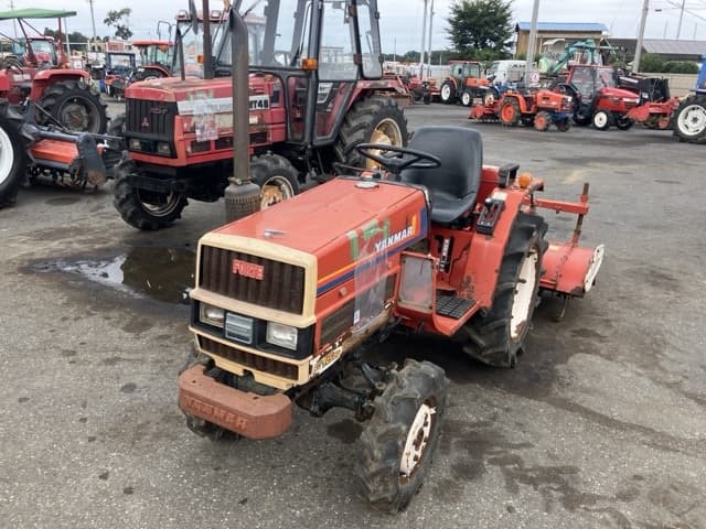 Tractor — Auction (lot 8460-2113)