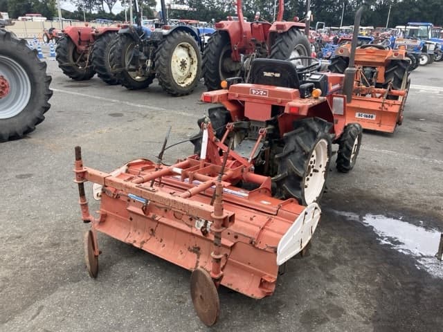 Tractor — Auction (lot 8460-2113)