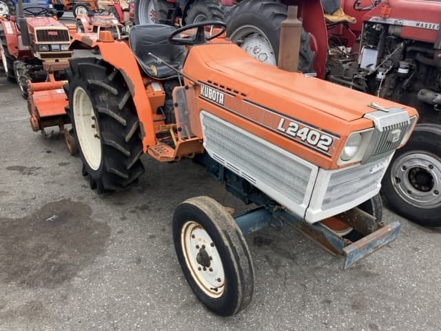 Tractor — Auction (lot 8460-2118)