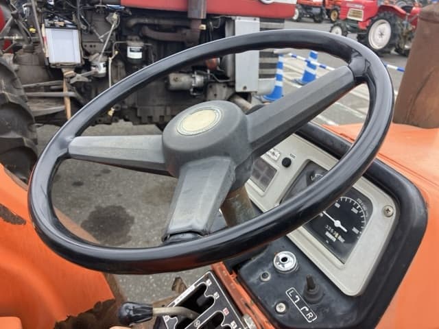 Tractor — Auction (lot 8460-2118)