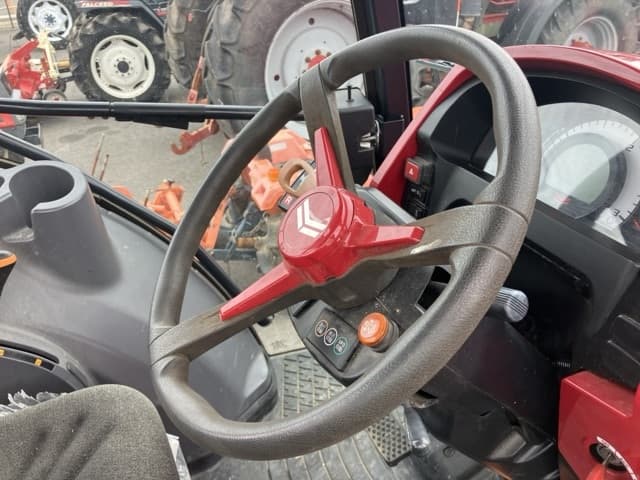 Tractor — Auction (lot 8460-2125)