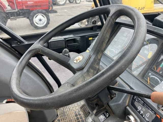 Tractor — Auction (lot 8460-2127)