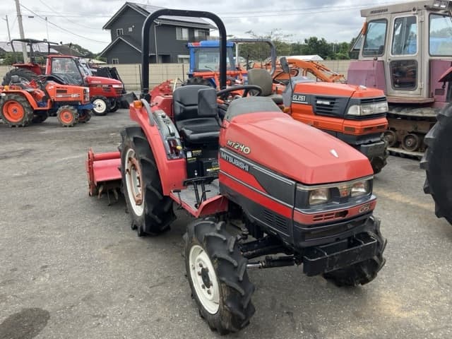 Tractor — Auction (lot 8460-2137)