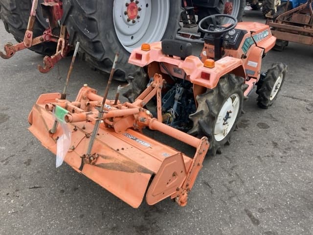 Tractor — Auction (lot 8460-2146)