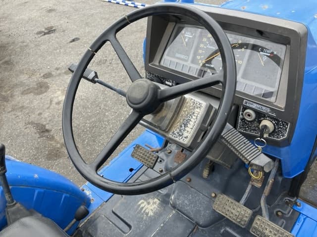 Tractor — Auction (lot 8460-2148)