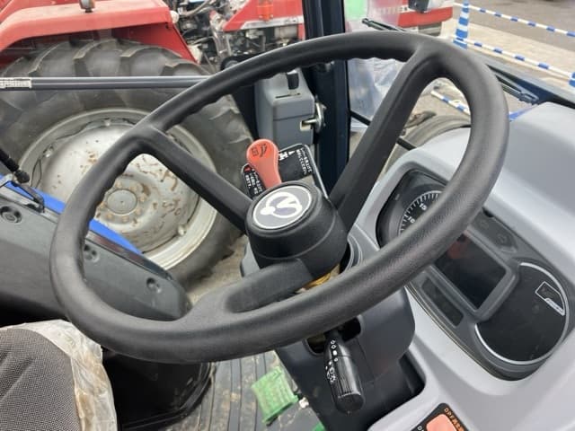 Tractor — Auction (lot 8460-2152)