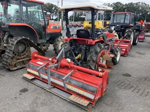 Tractor — Auction (lot 8460-2153)
