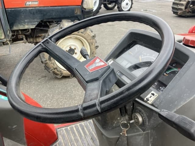 Tractor — Auction (lot 8460-2153)